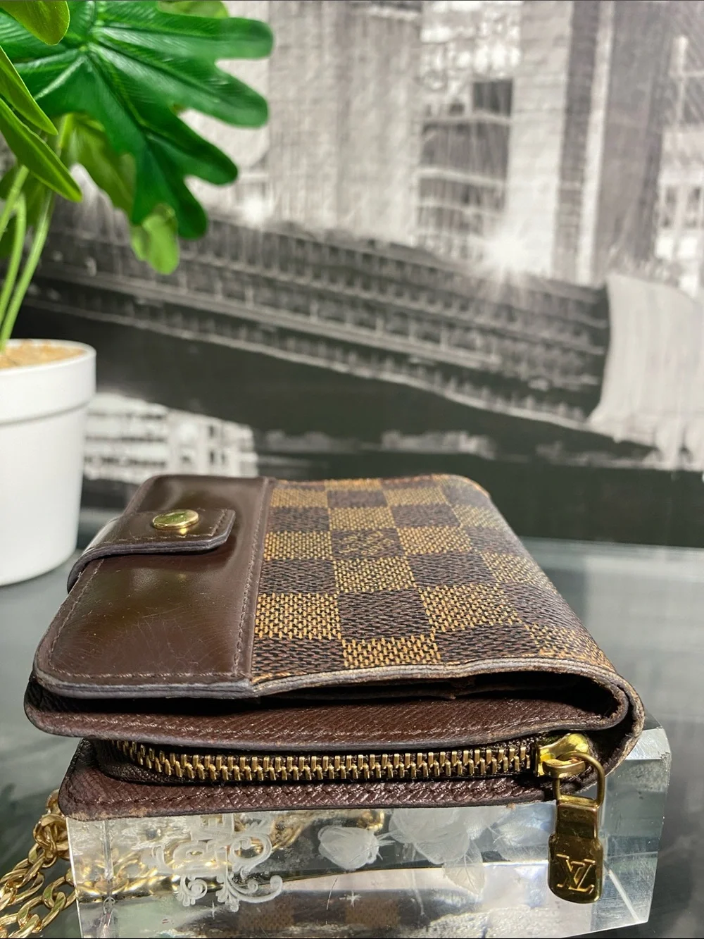 Authentic Louis Vuitton Brown Damier compact Zipper Wallet